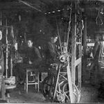 Freimaņa mehāniskās darbnīcas iekšskats, Talsos, ap 1928./29. g.