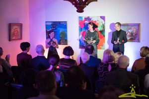 Svētku koncerta "Aicinājums uz deju" dalībnieki: no kreisās  - Egija Abaroviča, dejotāja; Sanita Glazenburga, pianiste un Jurijs Žvikovs, pianists.