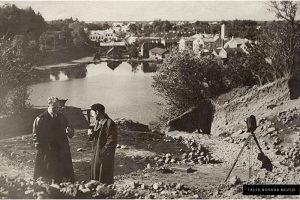 Izrakumi Talsu pilskalnā arheologa Ā. Karnupa vadībā, 1936.-1938. gadi.