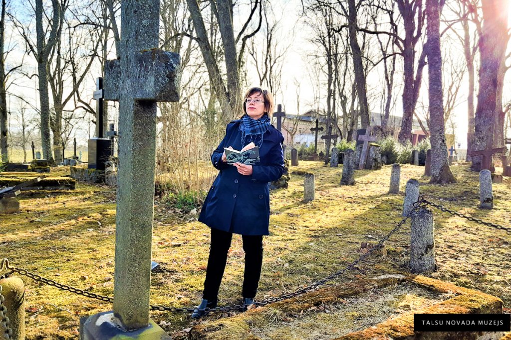 Muzejs no iekšpuses. Šķetinot kādu vēstures pavedienu Talsu Vācu kapos 2021. gada martā.