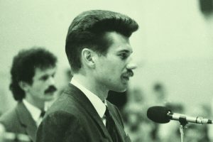 11)	Jauniešu svētku organizatori Andis Lagzdiņš (rīdzinieku safrizēts) un -Andris Priednieks. TNMM 17324-1